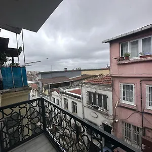 Taksim Larissa Апарт-отель